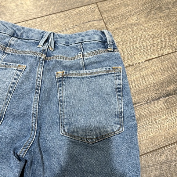 • Good American • Women’s 90s Cropped Icon Jeans
Indigo068 Distressed  00/24 - Picture 5 of 5